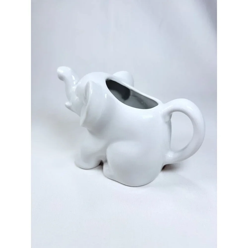 HIC Kitchen Elephant Trunk Up 9 Ounce Gloss‎ White Porcelain Creamer w/ Handle